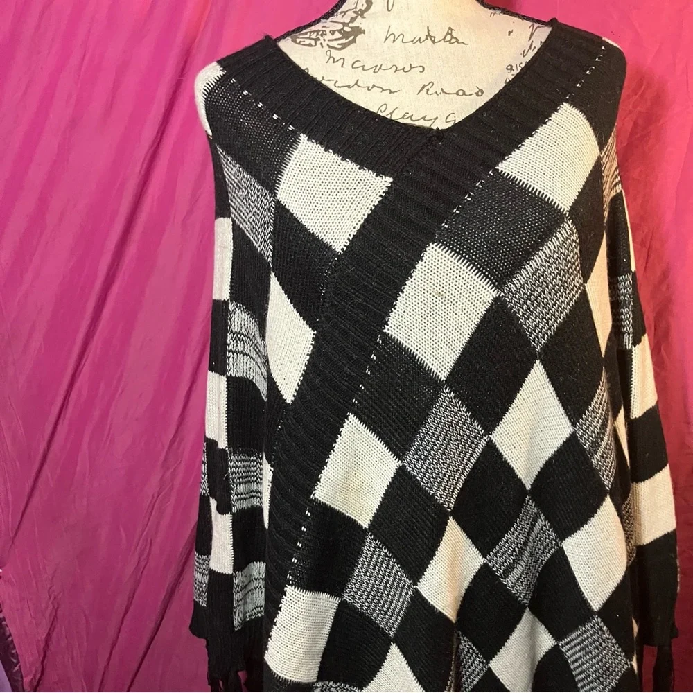 Black and White Checkered Women's Sweater Poncho